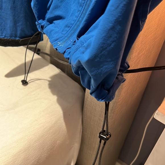 Men raining jacket. Used but perfect condition. M/M - Picture 4 of 7